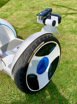 Ninebot Elite Kennzeichenhalter in schwarz oder weiß.