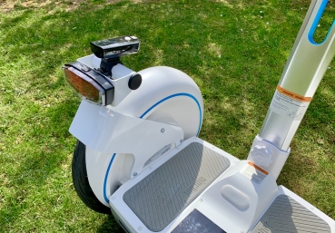 Ninebot Elite Kennzeichenhalter in schwarz oder weiß.