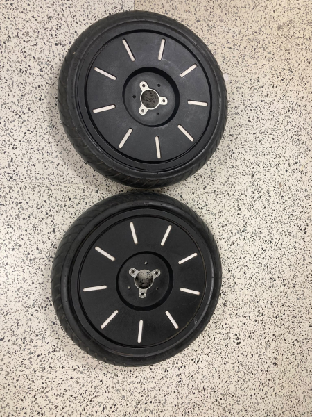 2 Stück Segway I2 / I2 SE  Kompletträder neuwertig